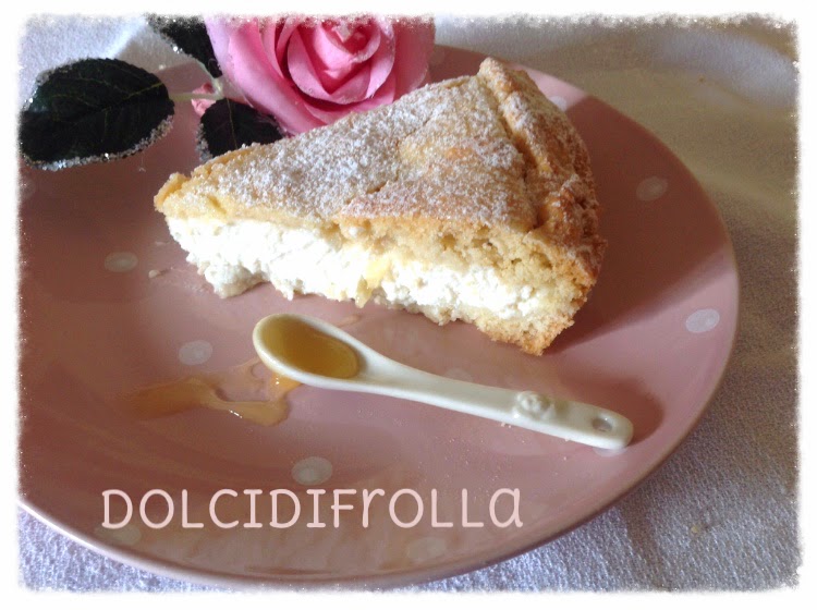 TORTA CON RICOTTA E MIELE AI FIORI D’ARANCIO