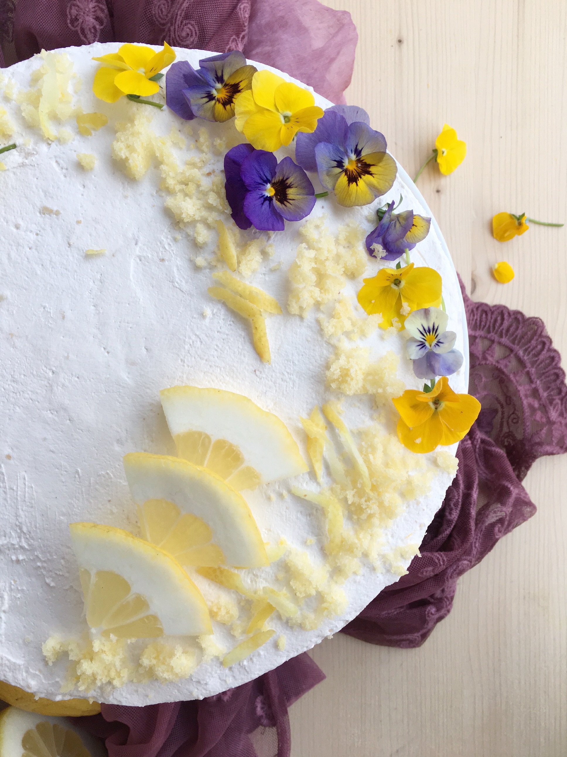 TORTA ALLE VIOLE E LIMONE