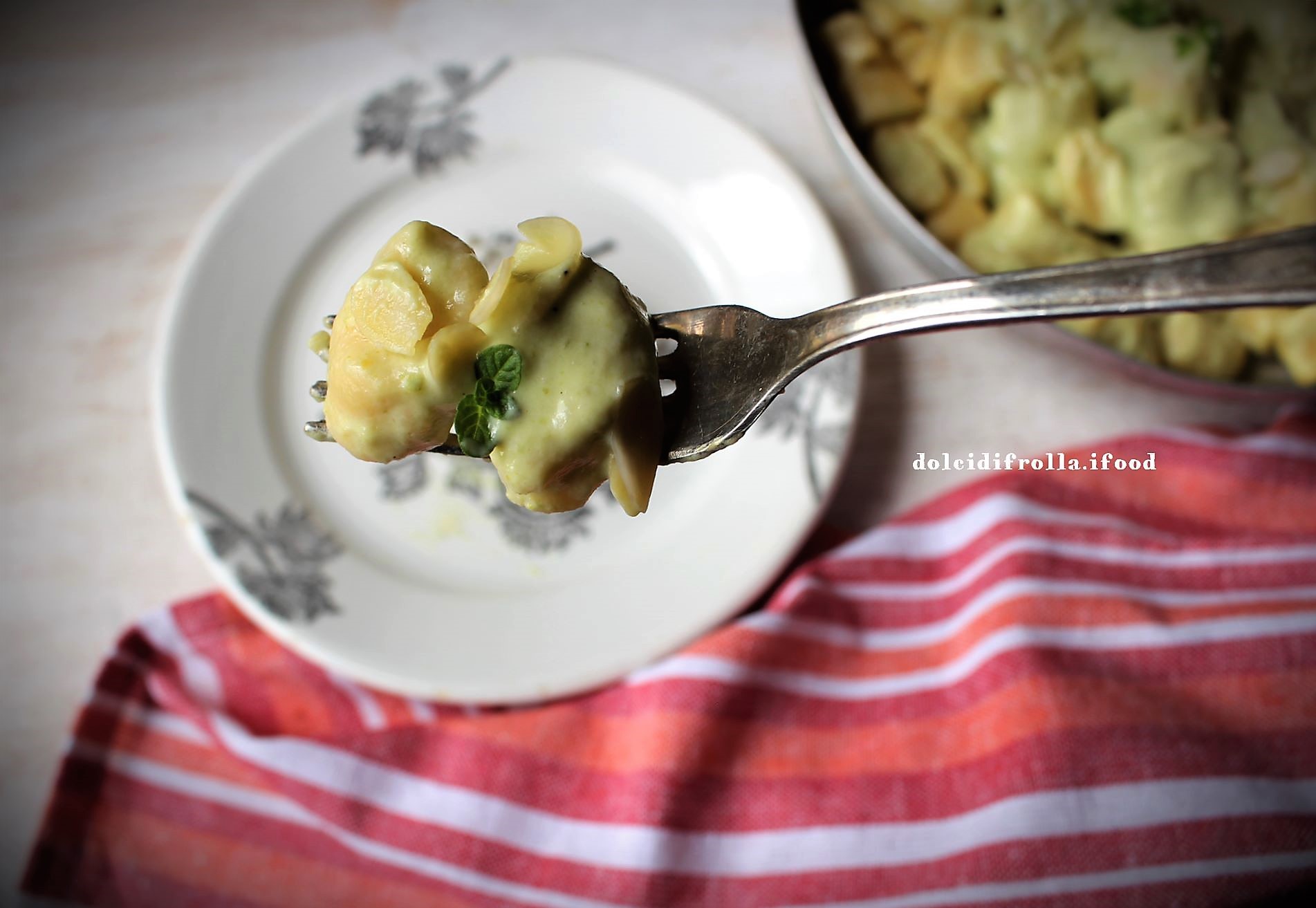 GNOCCHI DI RICOTTA ALLE ERBE AROMATICHE