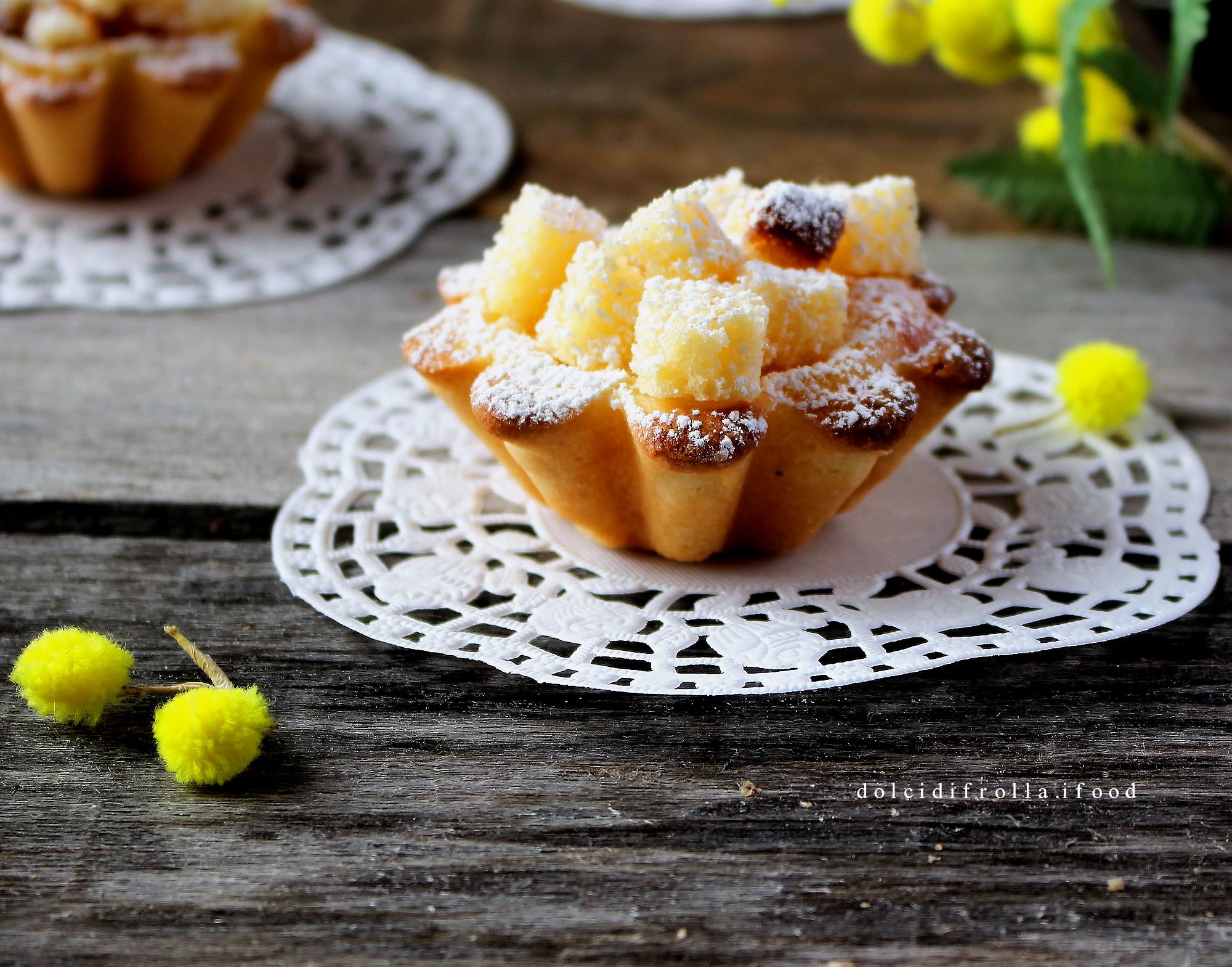 TARTINE MIMOSA CON ANANAS CARAMELLATO