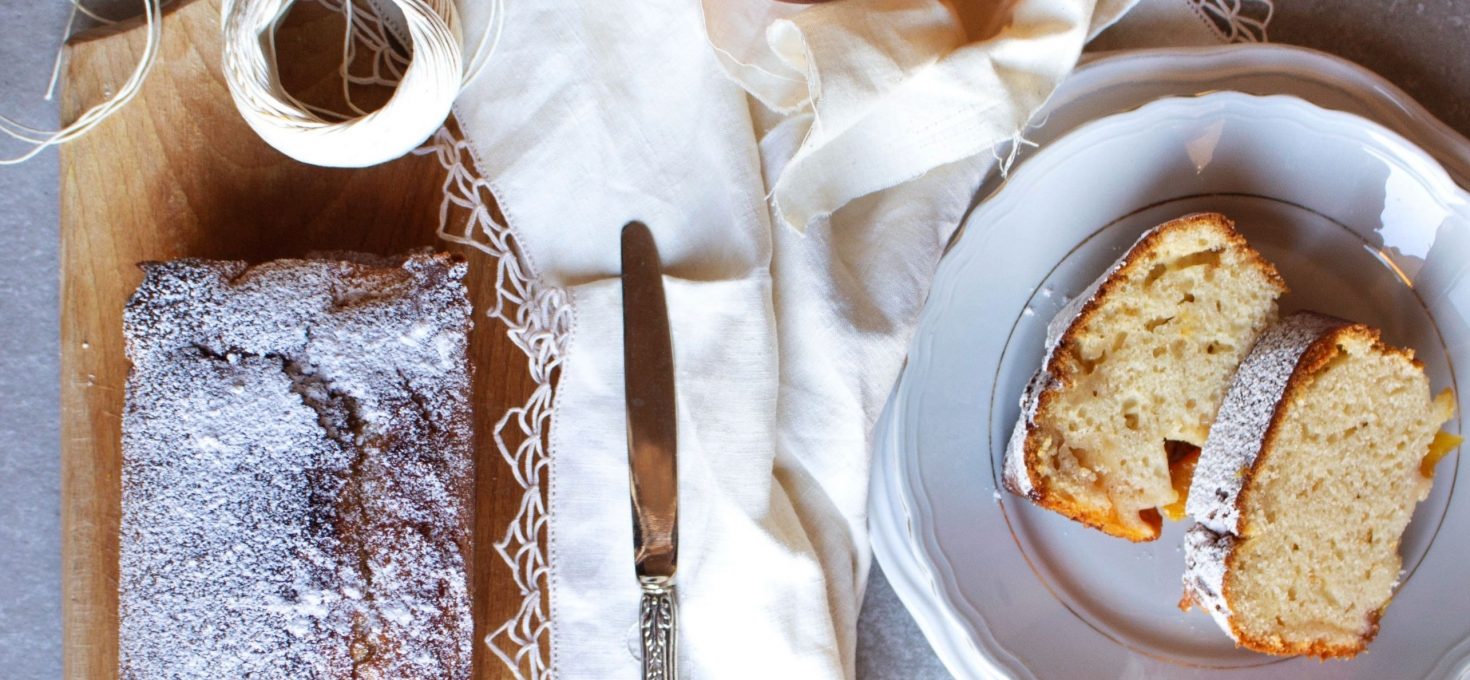 PLUMCAKE CON PESCHE AL CARAMELLO