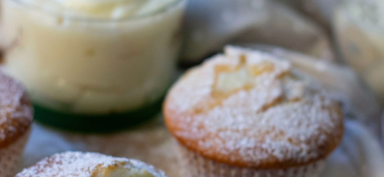 MUFFIN RIPIENI DI CREMA AL LATTE