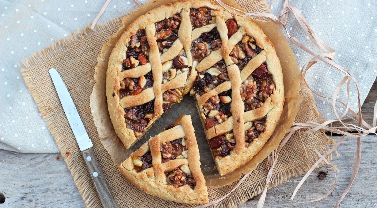 CROSTATA CON  MARMELLATA E FRUTTA SECCA