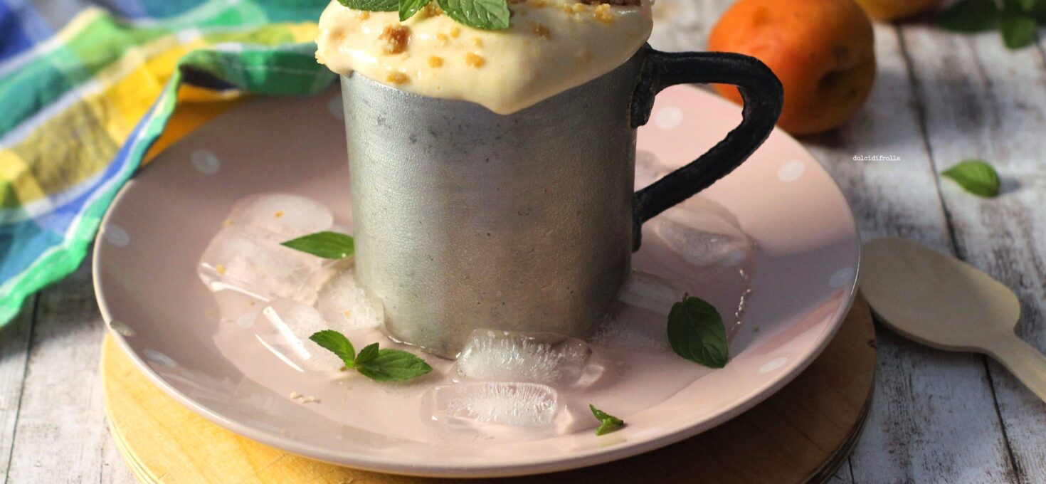 SEMIFREDDO CON PESCHE ALBICOCCHE E CRUMBLE