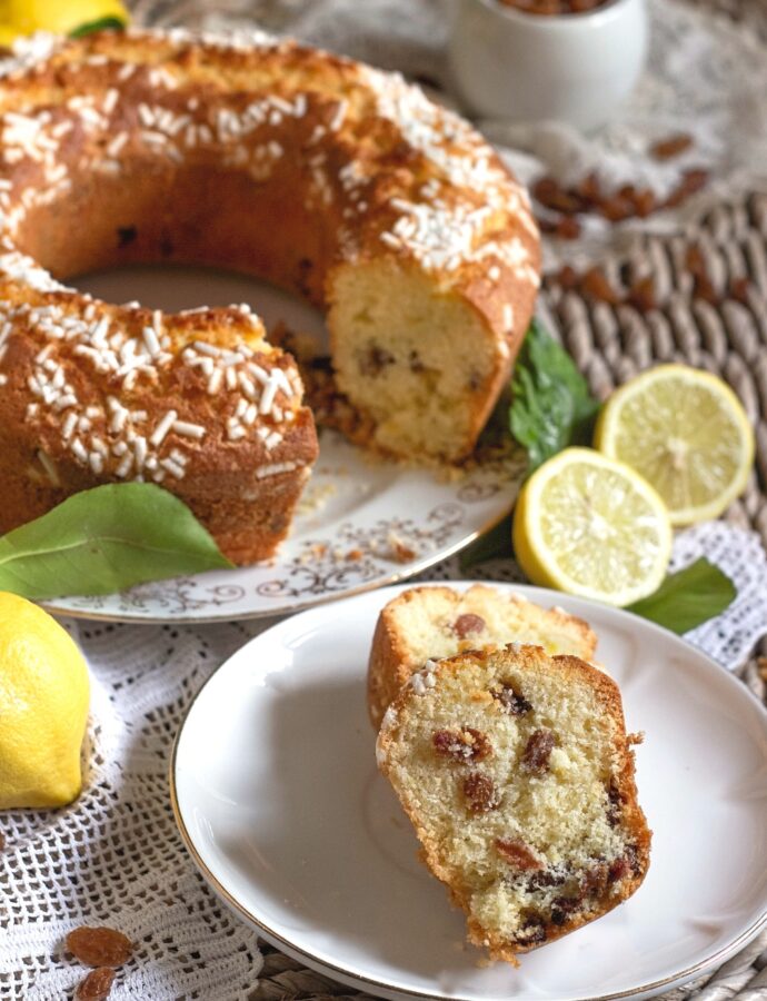 CIAMBELLA AL LIMONE E UVETTA