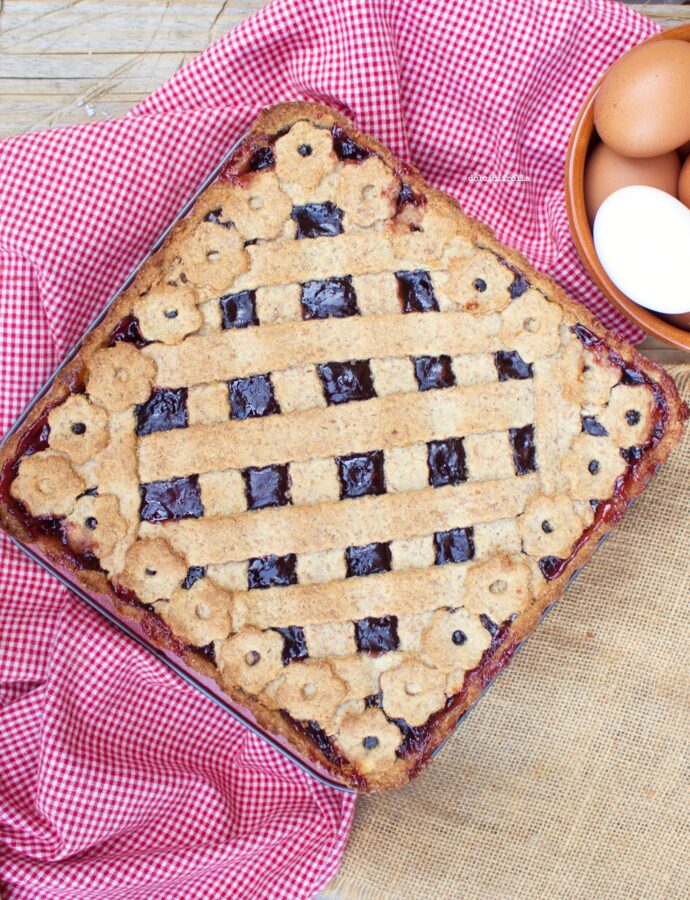 CROSTATA  INTEGRALE CON CONFETTURA