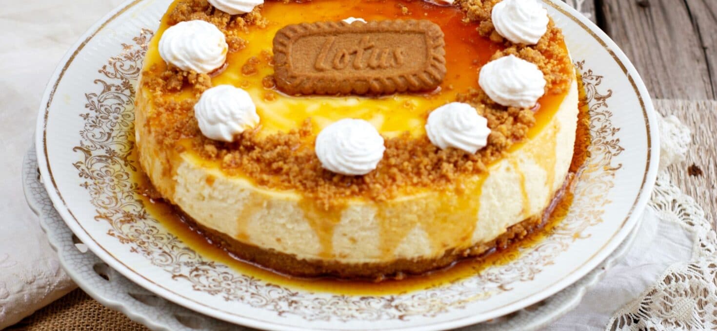 TORTA SENZA COTTURA CON CREMA AL RUM E CARAMELLO