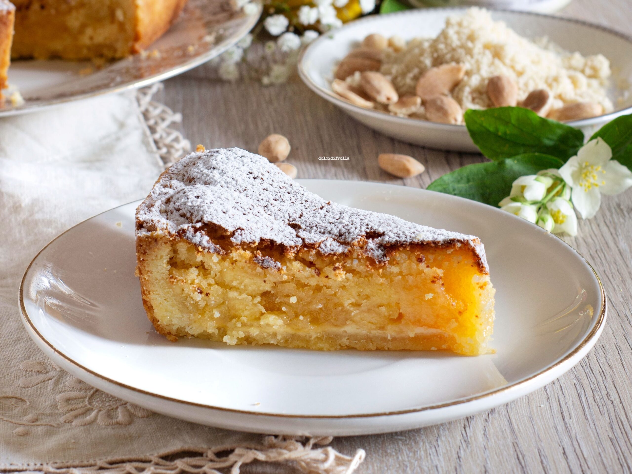 torta con latte di mandorle