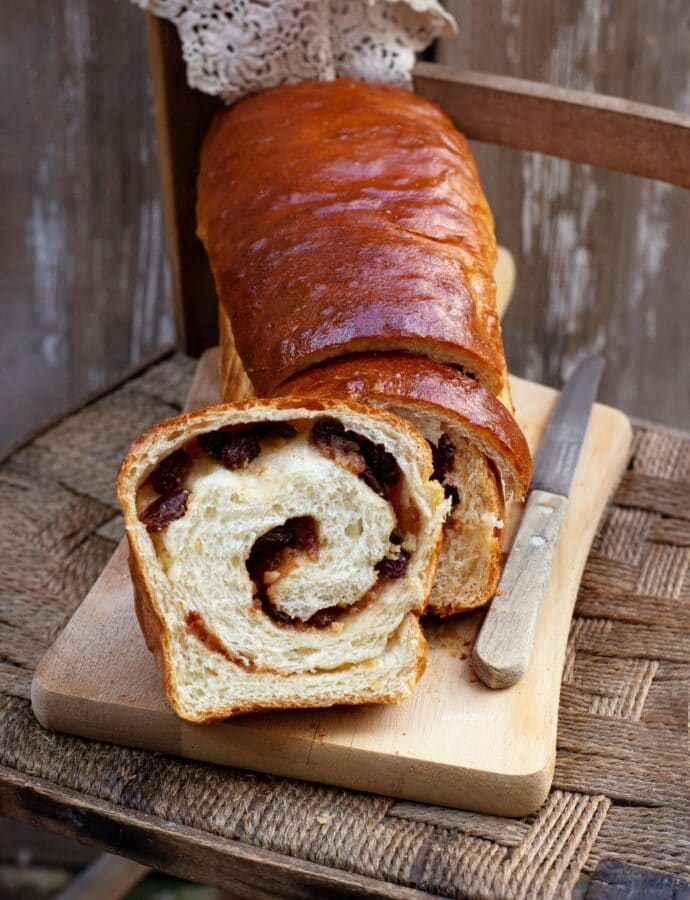 PAN BRIOCHE MORBIDISSIMO CON FRUTTA SECCA