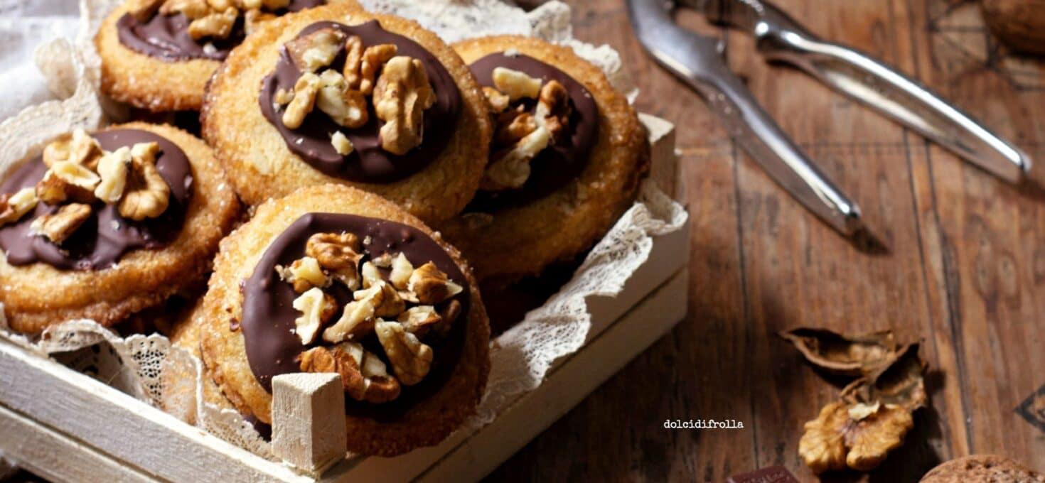BISCOTTI NOCI E CIOCCOLATO
