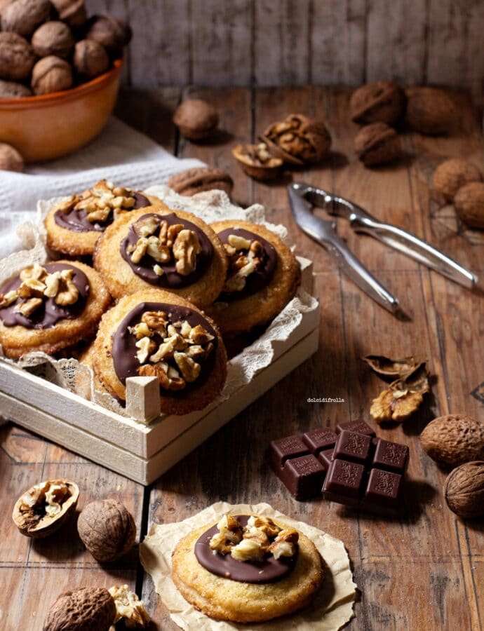 BISCOTTI NOCI E CIOCCOLATO