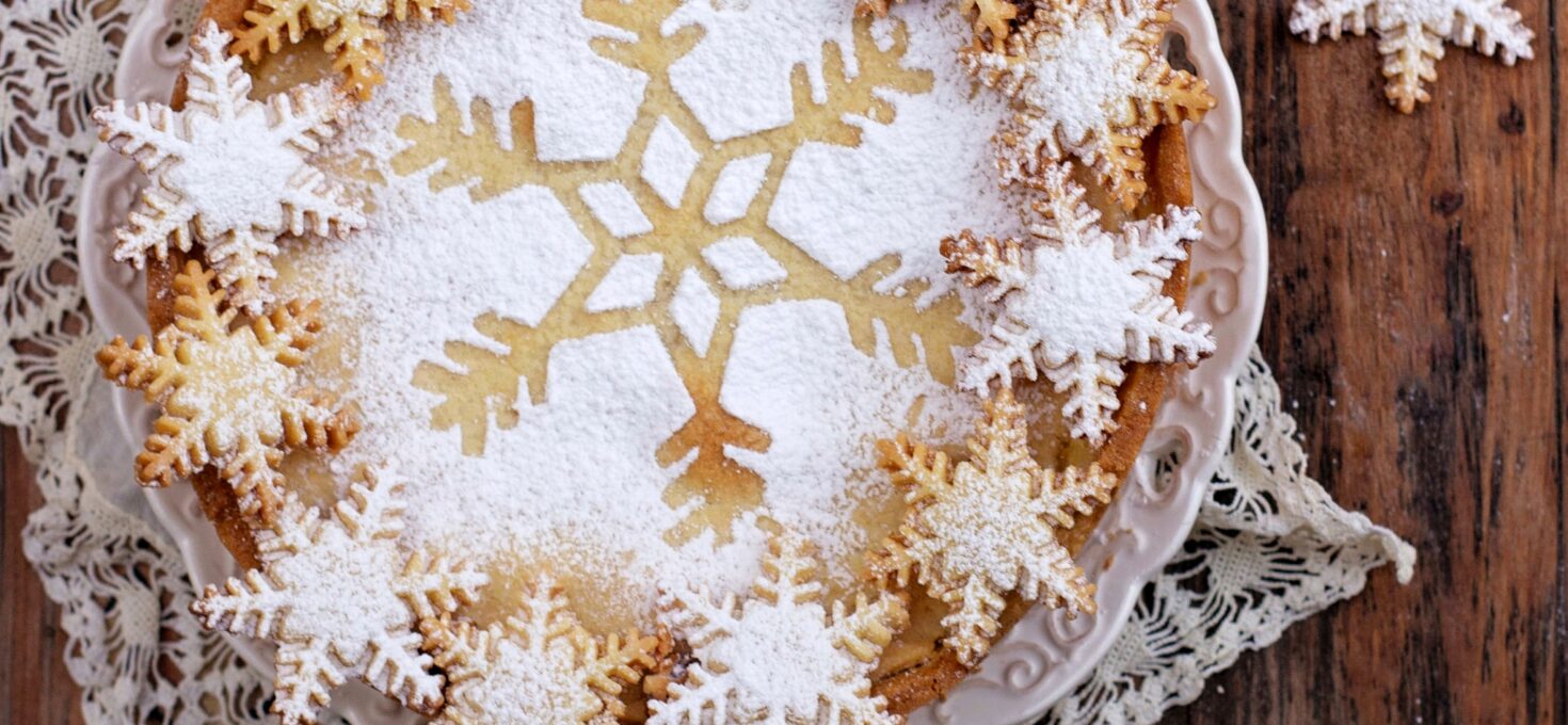 CROSTATA CON DOPPIA CREMA E FIOCCHI DI NEVE