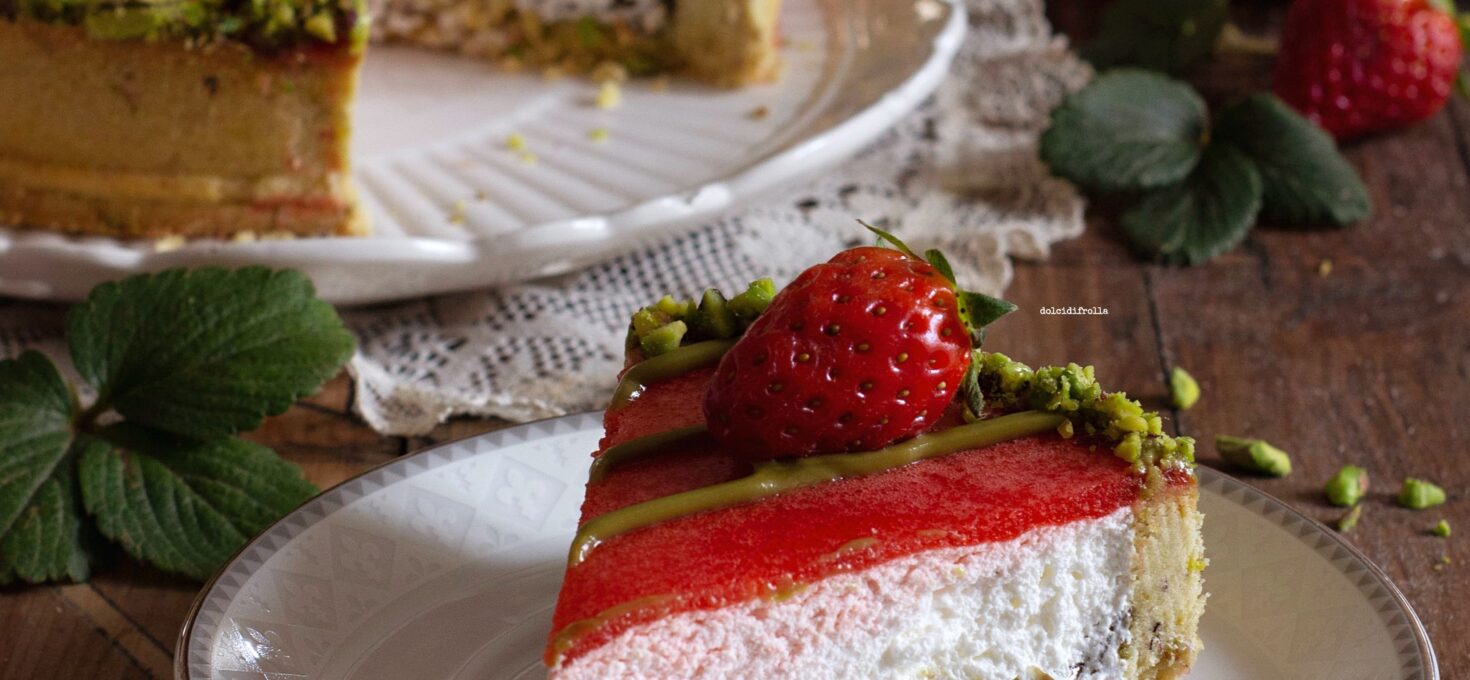 CROSTATA  AL PISTACCHIO E FRAGOLE