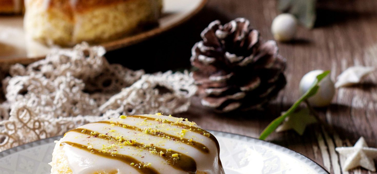 TORTINE DI PANDORO CON RICOTTA E PISTACCHIO