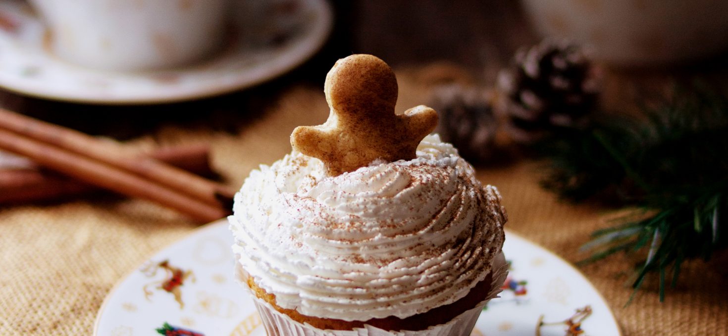 GINGERBREAD CUPCAKES