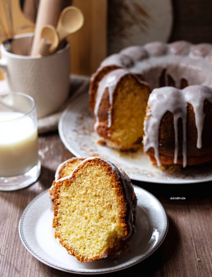 CIAMBELLA CON GLASSA AL LATTE