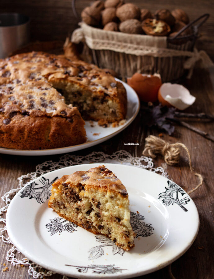 TORTA CON NOCI E CIOCCOLATO